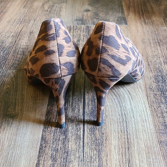 A New Day Leopard print size 9 heels - Picture 3 of 4